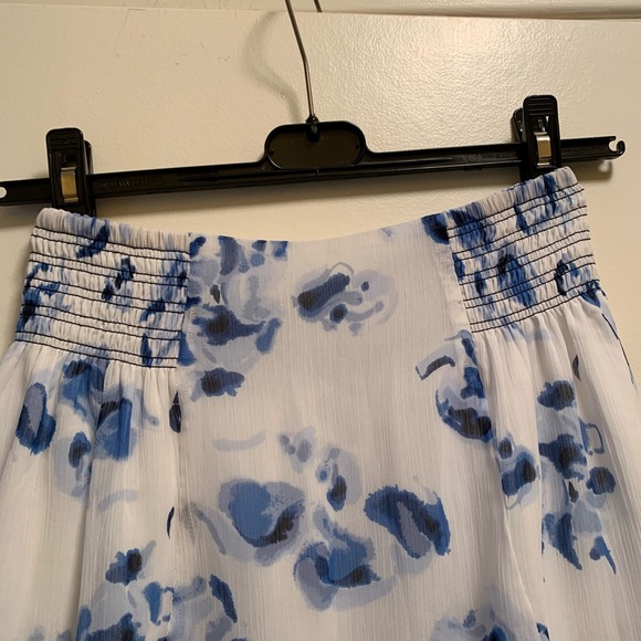 Club Monaco Handkerchief Skirt 🔴 - Picture 3 of 12